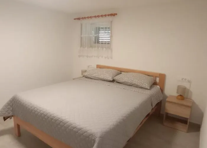 Vacation House, Parking Included, Lovrecina