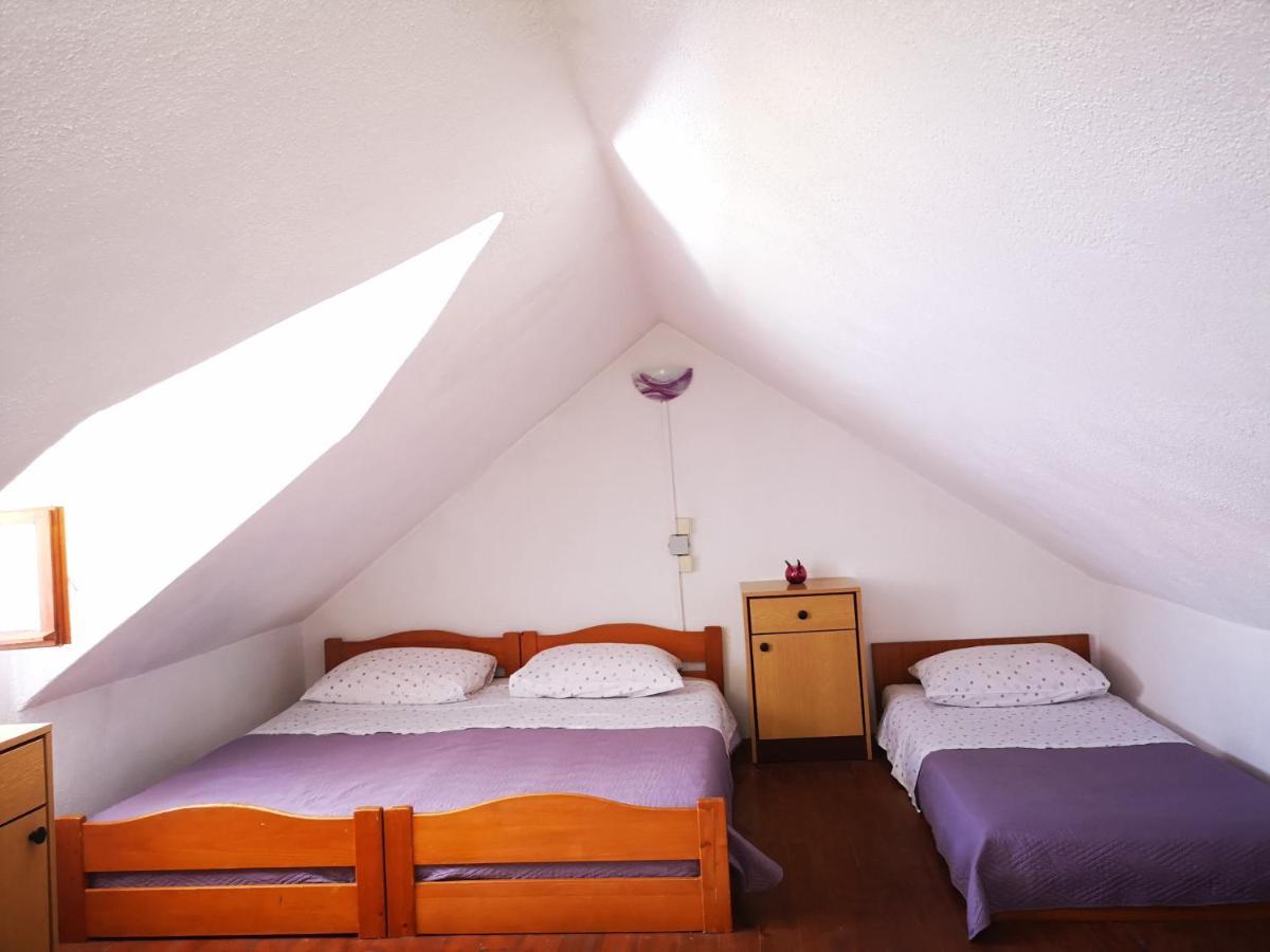 Vacation House, Parking Included, Lovrecina * Postira