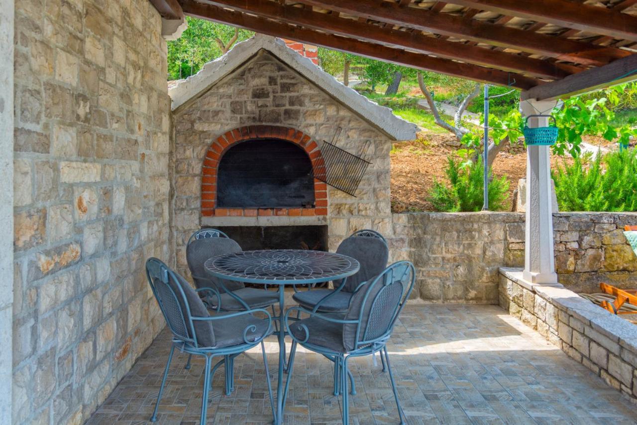 Vacation House, Parking Included, Lovrecina Prázdninový dům *