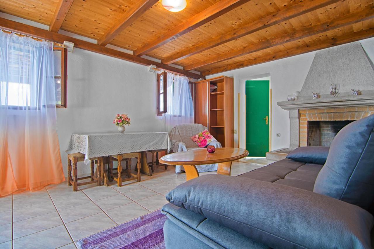 Vacation House, Parking Included, Lovrecina Prázdninový dům